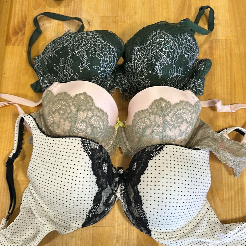 3 Victoria Secret Intimate Brawear